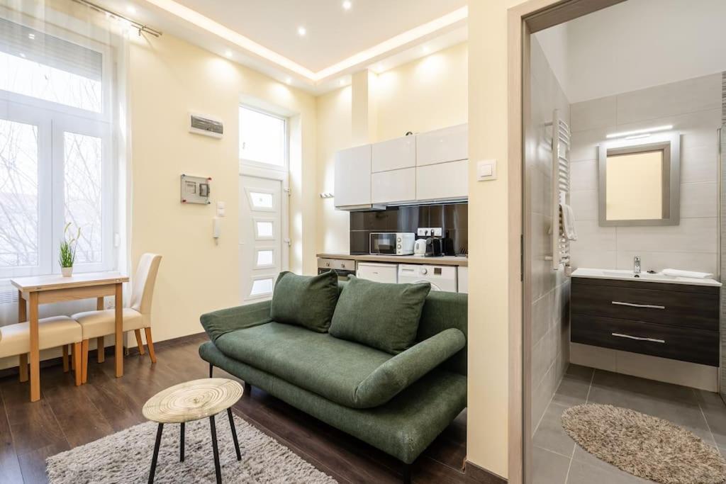 Peppy Home Of Harmony Budapest Exterior photo