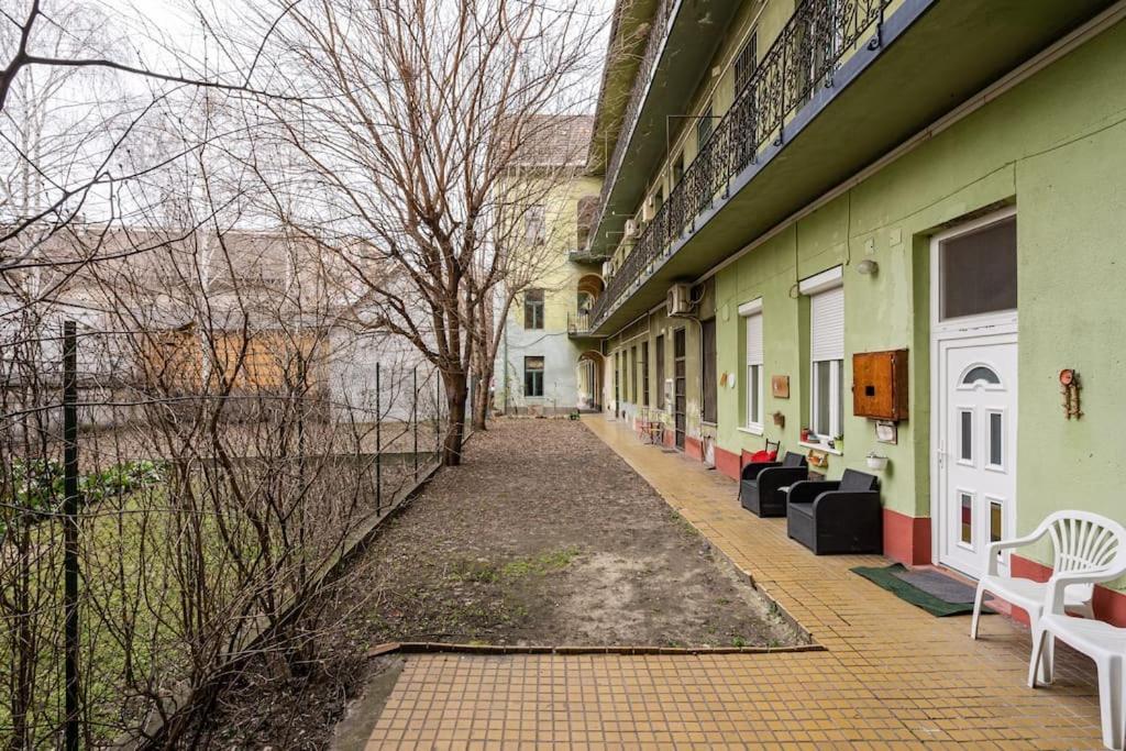 Peppy Home Of Harmony Budapest Exterior photo
